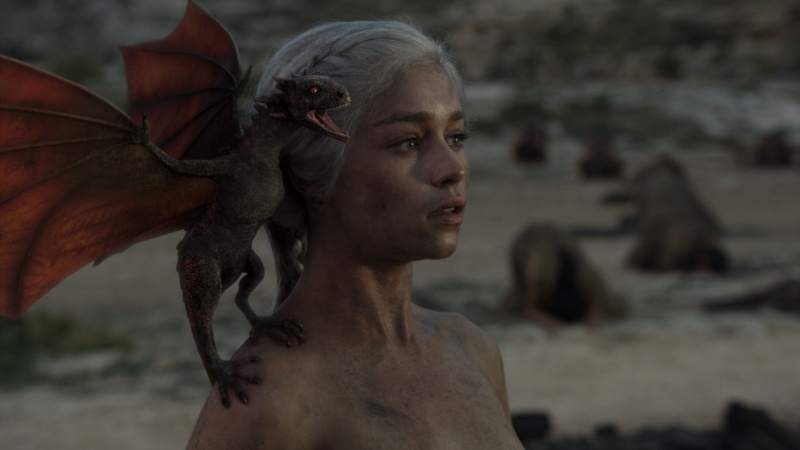 پرونده:Daenerys and dragon HBO.jpg